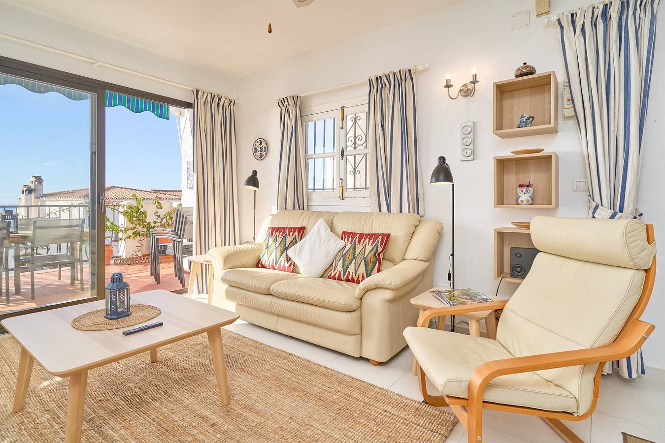 Holiday Home 'Casa Marazul Capistrano Nerja' with Sea View, Wi-Fi and Air Conditioning in El Capistrano, Nerja