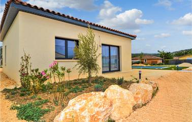 Maison de vacances pour 6 personnes, avec terrasse ainsi que piscine et jardin, animaux acceptés en Ardèche