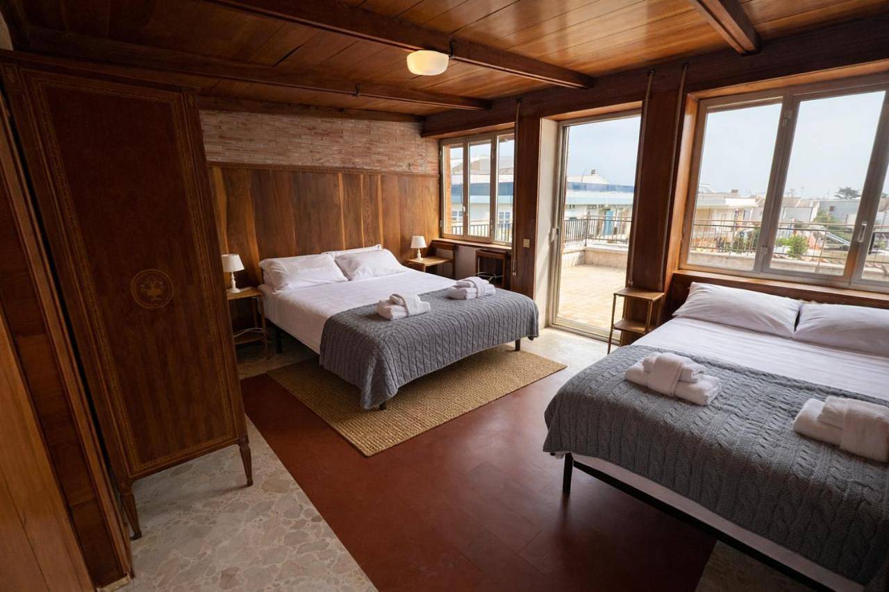 Villa just steps from the sea-Garden & Relax in San Felice Circeo, Agro Pontino