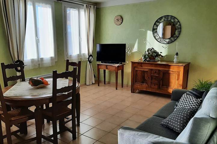 Appartement entier, Appartement Vue sur le Ventoux - Idéal Cyclistes - Parking privé gratuit - Wifi in Mormoiron, Parc naturel régional du Mont-Ventoux