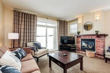Chalet for 6 Guests in Blue Mountain (Ontario), Lake Huron ON, Picture 4
