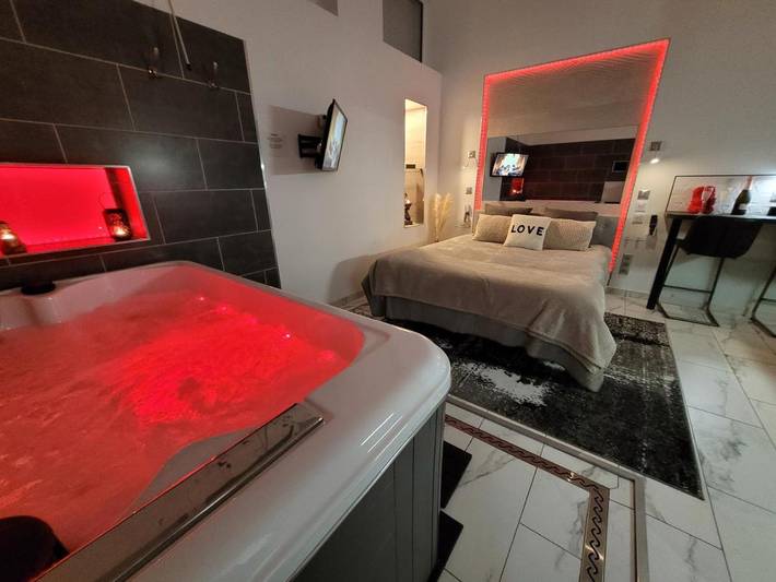 Chambre d’hôte pour 3 personnes, avec terrasse et jacuzzi