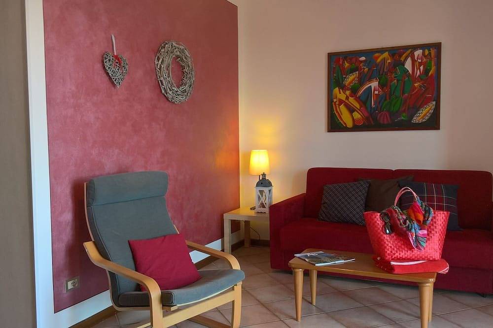 Geheel appartement, Casa Maffei Plus apartment 2, 1st floor, balcony, wonderful lake view, parking in Oldesio, Tignale