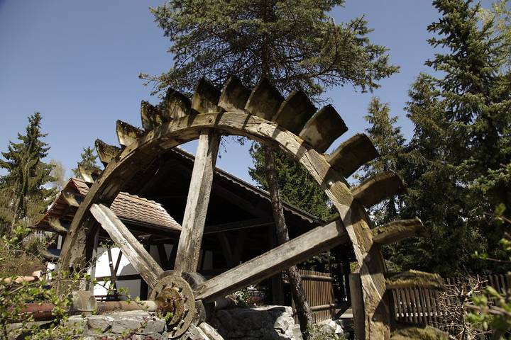 Hotel Lochmühle - Ferienapartment Klassik für 3 bis 6 Personen mit Kochnische und 2 Zimmern in Eigeltingen, Schwäbische Alb Radweg Region