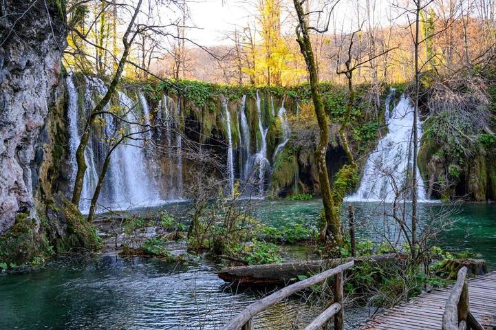 Location de vacances pour 4 personnes, avec jardin ainsi que vue et balcon dans Poljanak - 3