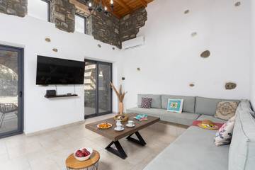 Villa for 6 Guests in Lardos (Municipality), Rhodes, Picture 2
