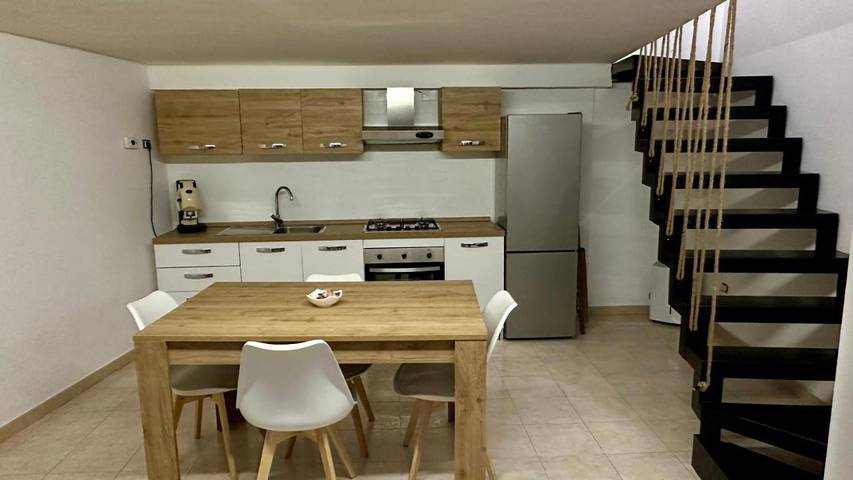 Casa vacanza per 4 persone a Pollena Trocchia