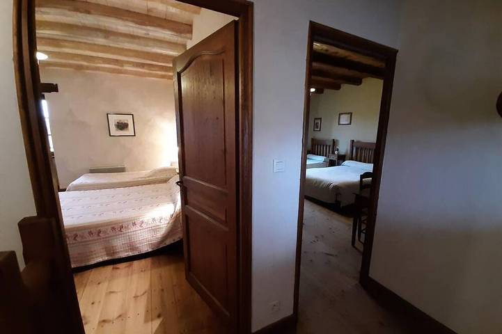 Gîte pour 11 personnes, avec jardin et piscine à Lignières-Sonneville - 3