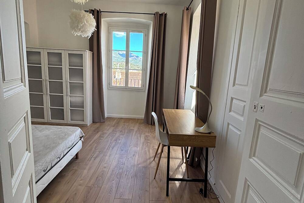 Charming T3 50m2 full center corte wifi tv washing machine quiet bright 6 person in Corte (Córcega), Parc naturel régional de Corse