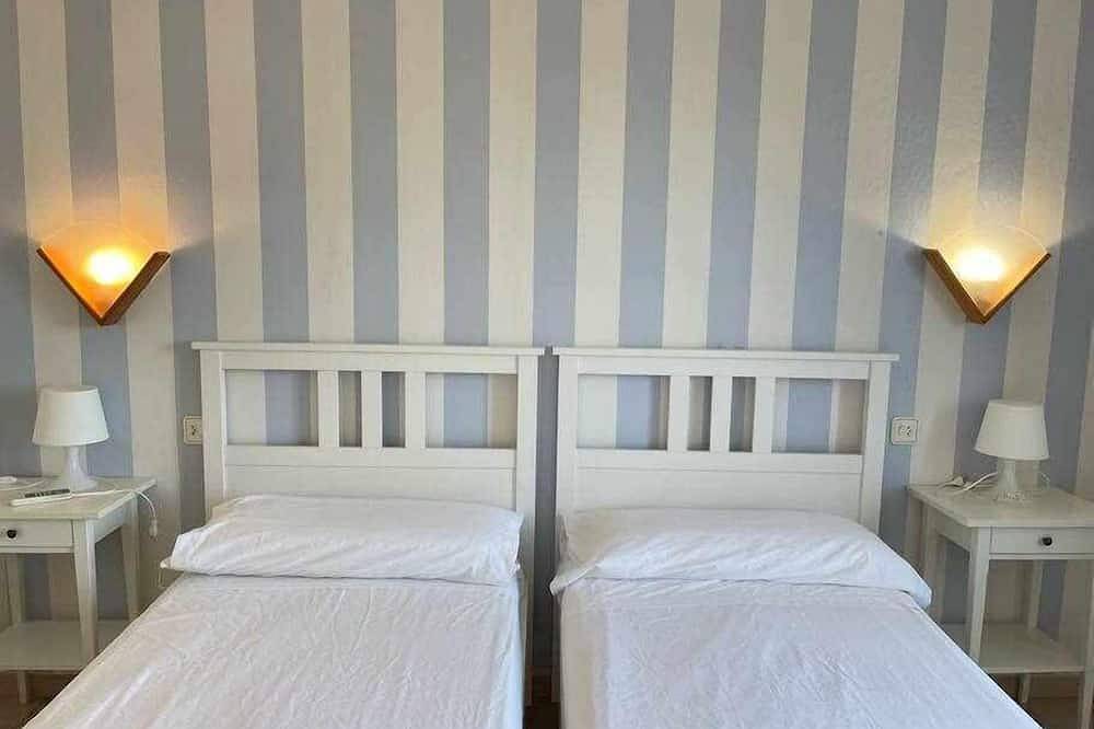 Apartamento entero, Pregonda - Apartamento con piscina y junto a playa in Cala Blanes, Ciudadela
