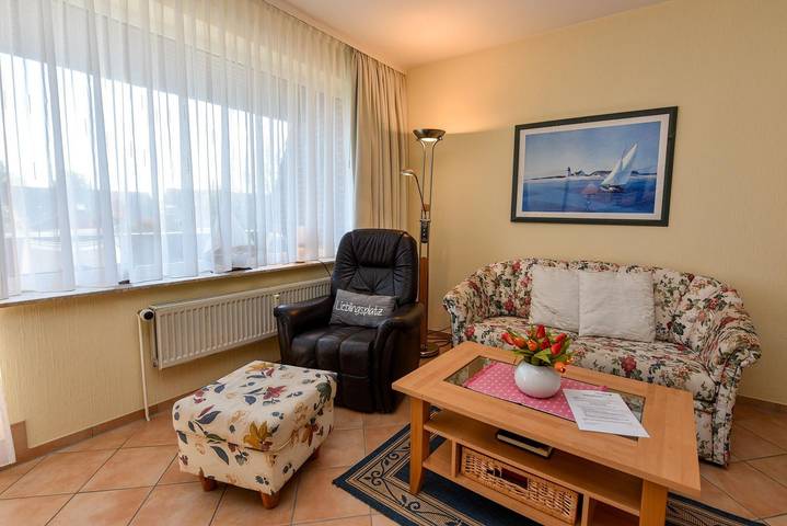 Ferienwohnung für 2 Personen, mit Garten und Balkon in Döse - 2