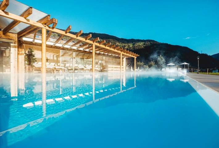 Hotel voor 2 personen, with tuin and zwembad as well as sauna and uitzicht in Zell am Ziller