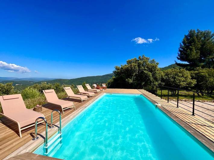 Chalet para 6 personas, con vistas además de jardín y piscina - 1