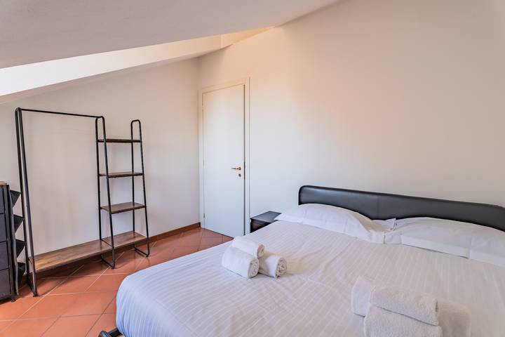 Ferienwohnung für 2 Personen, mit Balkon in Alba