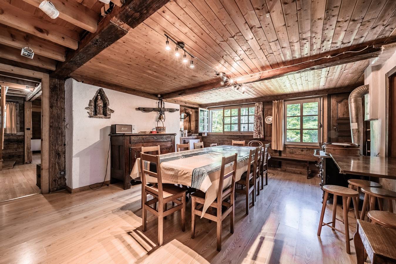 Chalet « Familial Chaleureux » avec vue sur la montagne, terrasse partagée et Wi-Fi in Abondance, Les Portes du Soleil
