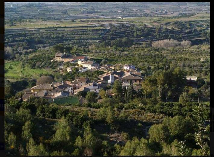 Casa de vacaciones para 15 personas, con Balcón y Terraza además de Jardín y Piscina en Vall D'albaida