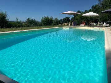 Gîte pour 7 personnes, avec jardin et vue sur le lac ainsi que vue et piscine, animaux acceptés à Saint-Frajou