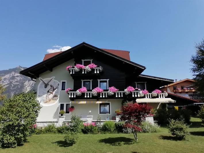 Zimmer für 3 Personen, mit Balkon und Terrasse sowie Garten in Pertisau