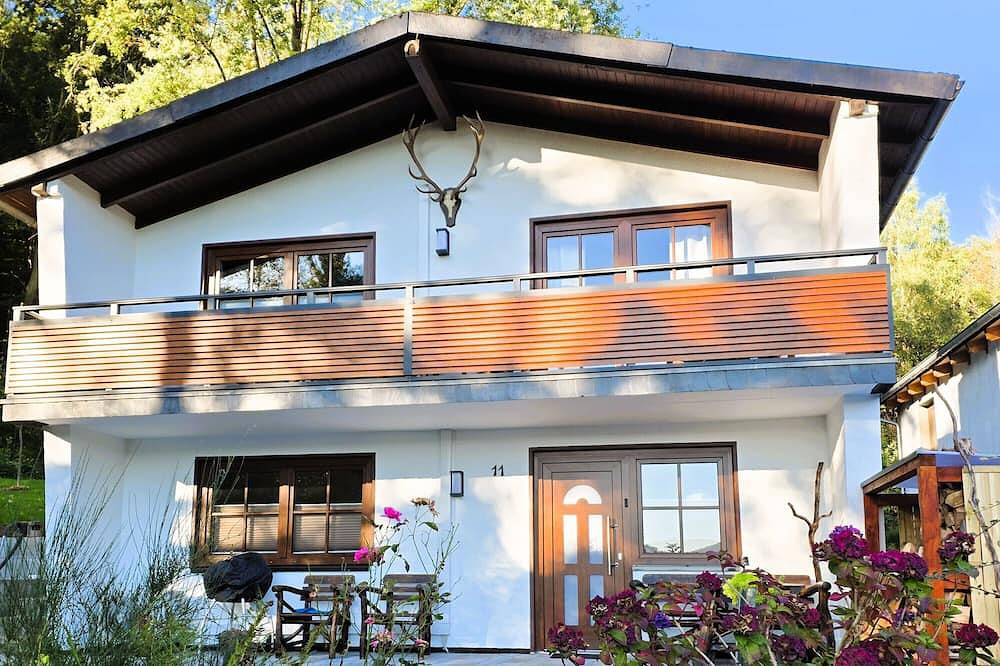 Modernes Ferienhaus \"Kruko\" im Märchenwald in Reinhardshagen, Hessisches Bergland