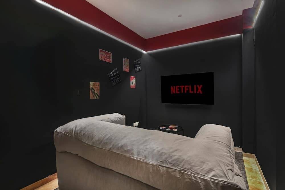 Luxury Stone Villa | Cine for kids | Bbq | Views in Miraflores (Madrid), Miraflores de la Sierra