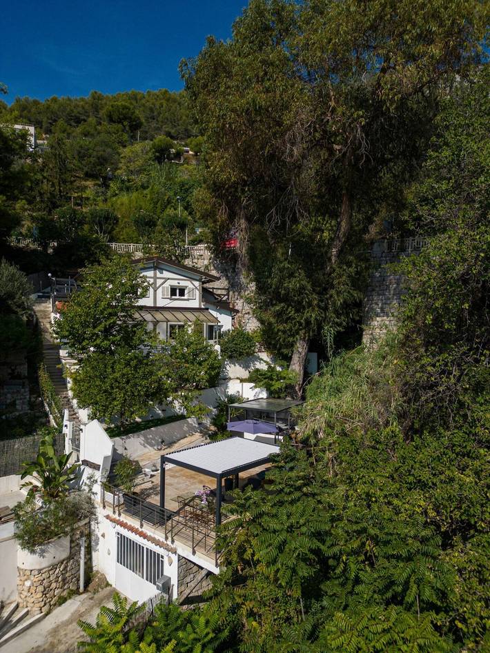 Villa pour 8 personnes, avec piscine ainsi que terrasse et jardin, animaux acceptés dans les Alpes maritimes - 3