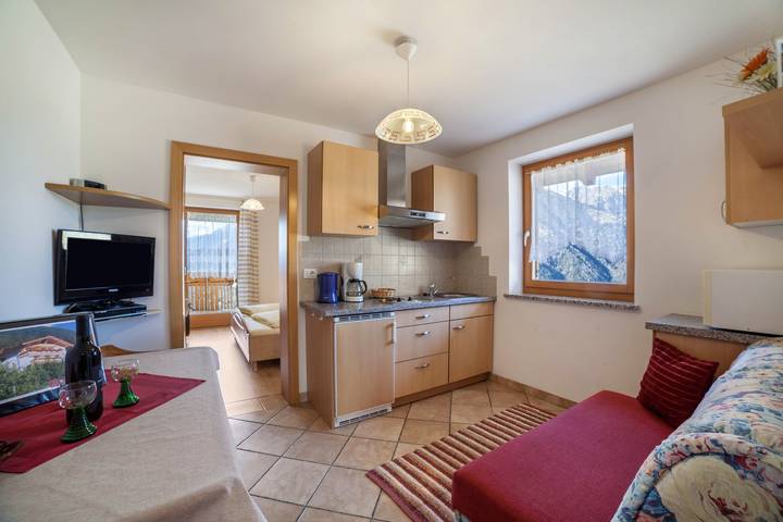 Entire apartment, Apartment 'Roath Hof 3' with Mountain View, Shared Garden and Wi-Fi in Schenna, Sarntal Alps