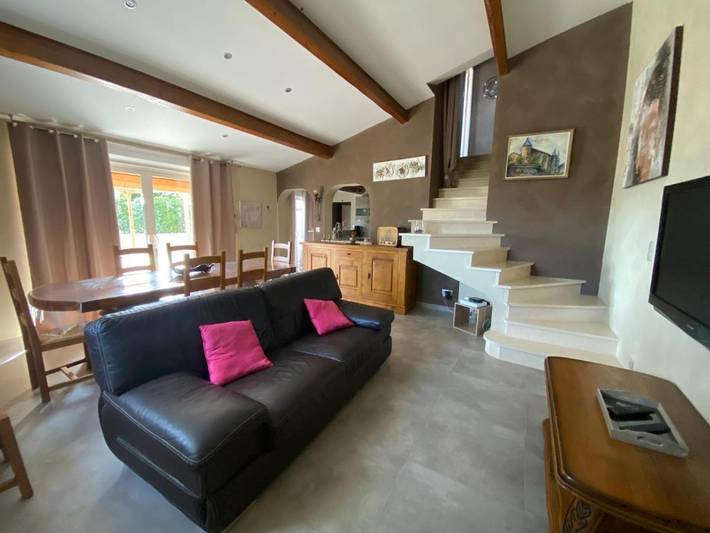 Location de vacances pour 6 personnes, avec terrasse et vue, animaux acceptés à Pouzolles - 3