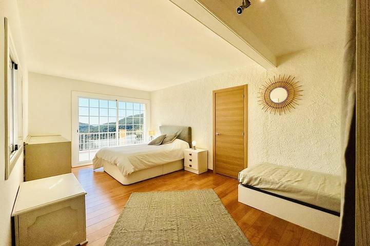 Villa pour 8 personnes, avec terrasse ainsi que jardin et piscine à Sant Feliu de Guíxols - 4