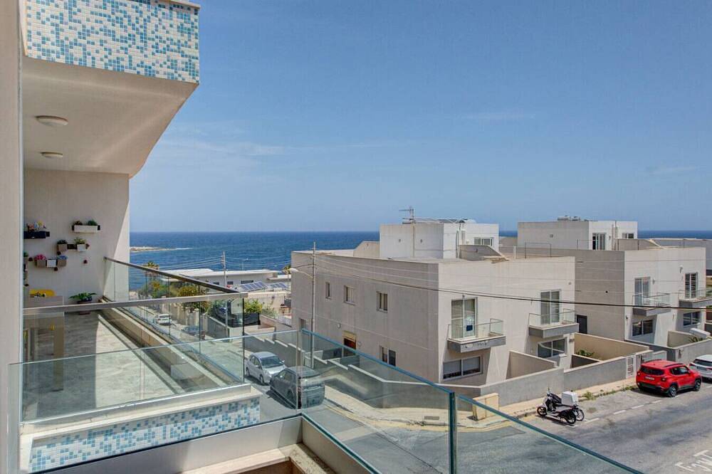 Hel lejlighed, Peaceful 4Br home with Views, Terrace, Wifi & Ac ! in Marsaskala, Malta (ø)