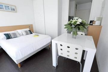 Gîte pour 2 personnes, avec vue et balcon dans Thermes Les Ecureuils