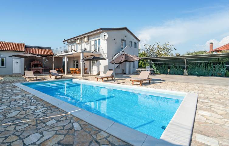 Gemütliche 2-Zimmer-Wohnung mit Terrasse, WLAN und Parkplatz in Posedarje, Zadar