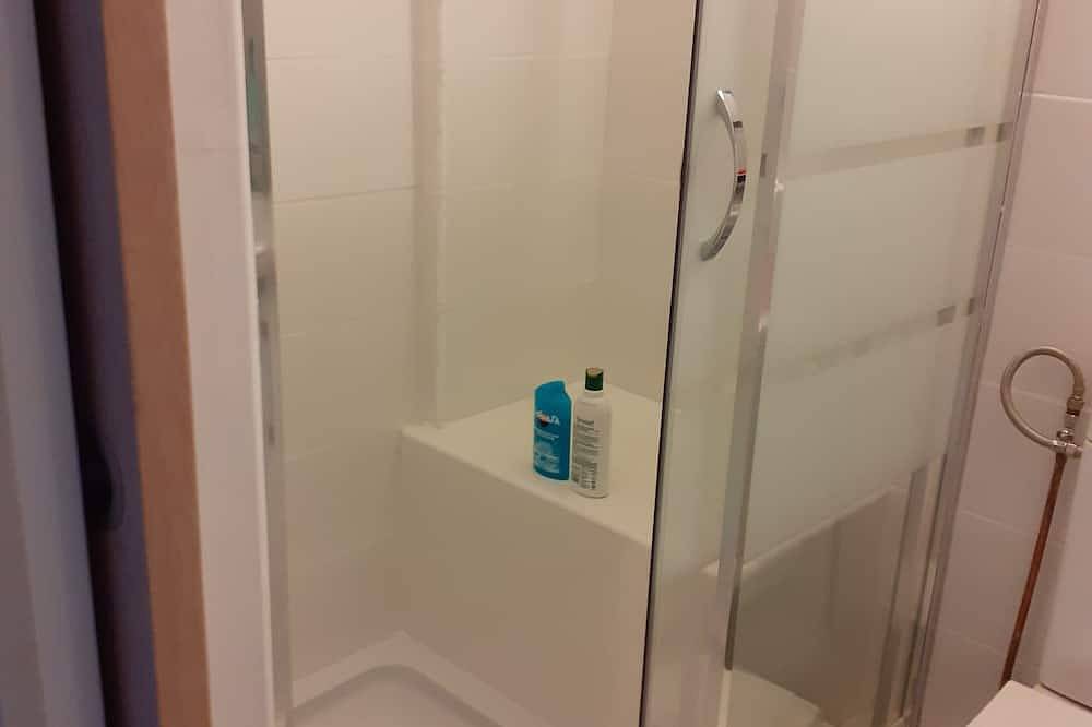 Ganze Wohnung, Wohnung P2 Zweiter Stock Mit Meerblick In Der Nähe Des Strandes in Valras-Plage, Côte d'Améthyste