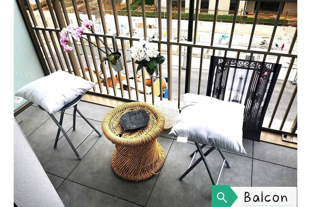 Entire apartment, Studio Neuf Paris La Défense/mont Valérien in Rueil-Malmaison, Hauts-de-Seine