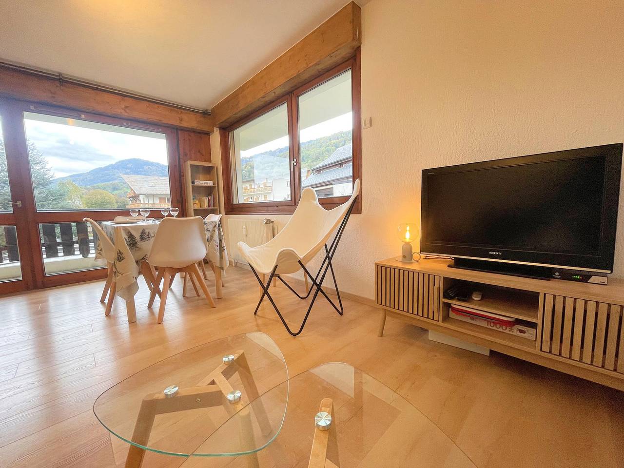 Appartement entier, Charmant appartement rénové au cœur de Samoëns, proche skibus in Samoëns, Région de Bonneville
