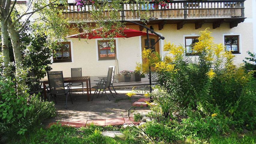 Ferienhaus für 12 Personen, mit Seeblick und Garten in Kirchanschöring