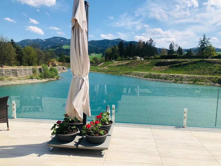 Ferienhaus für 3 Personen, mit Terrasse und Garten sowie Ausblick und Seeblick in Spielberg