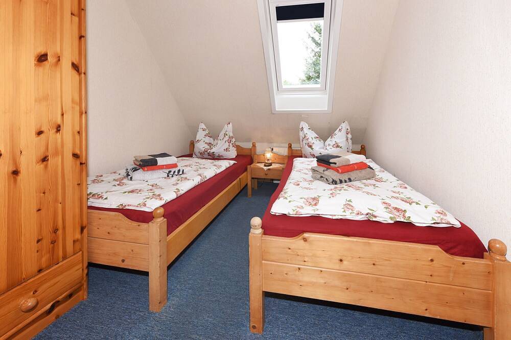 Ganze Wohnung, Ferienwohnung groß - Ferienhaus Zur Schmiede in Dunum in Dunum, Landkreis Wittmund