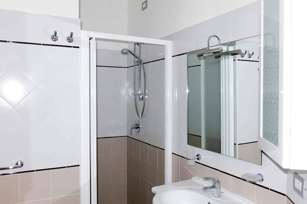 Entire apartment, Lovely apartment for 4 guests with A/C, pool, internet, Tv, terrace and pets allowed in Adriatic Coast Abruzzo