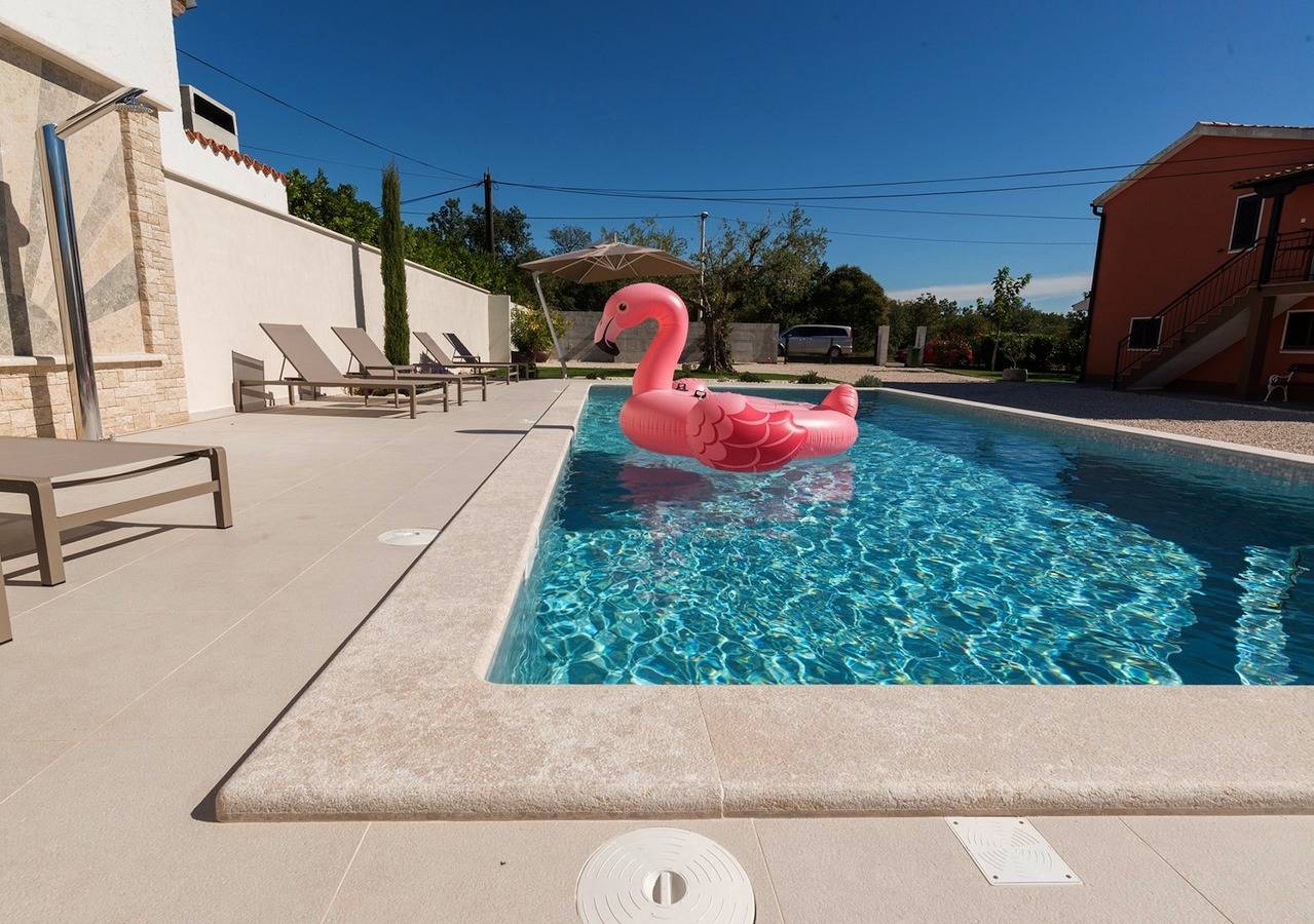 Villa Rosa mit Pool, in der Nähe von Kanegra Strand in Umag, Umag und Umgebung