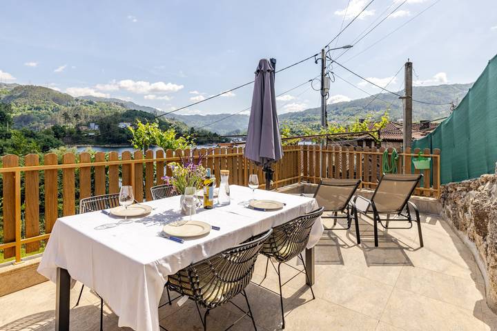 Casa de férias para 3 pessoas, com vista para o lago no Gerês