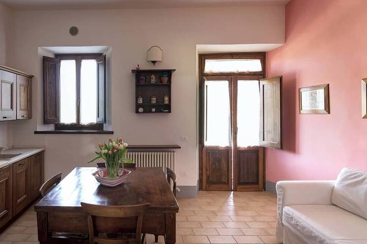 Agriturismo per 2 persone, con giardino e piscina in San Costanzo