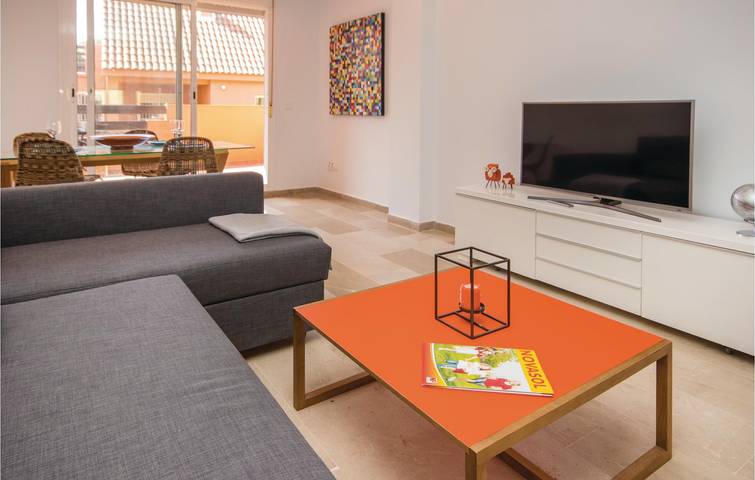 Ganze Ferienwohnung, 400m Strand Apartment mit AC, Pool & Parkplatz in Bahia de Casares, Casares