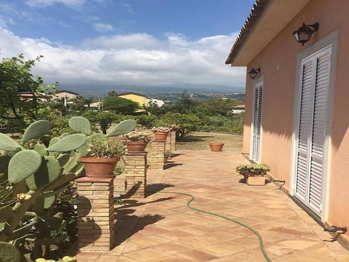Casa vacanza per 4 persone, con giardino a Calatabiano
