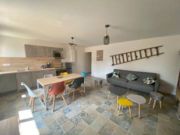 Gîte pour 5 personnes, avec terrasse à Wirwignes