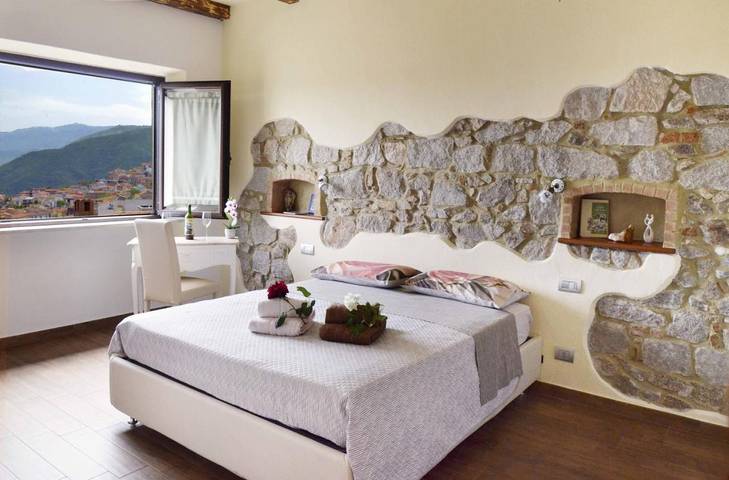 Location de vacances pour 4 personnes, avec vue et terrasse à Orgosolo