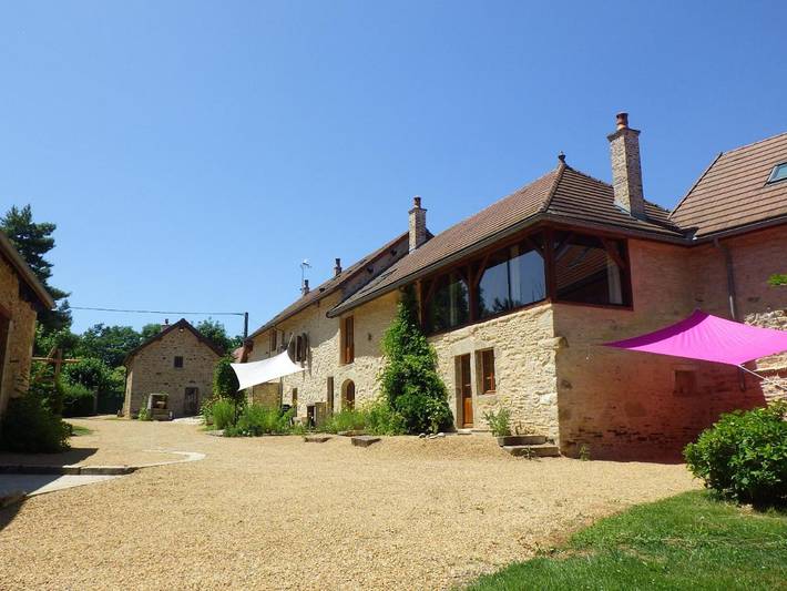 Location de vacances pour 15 personnes, avec jardin et vue à Antully