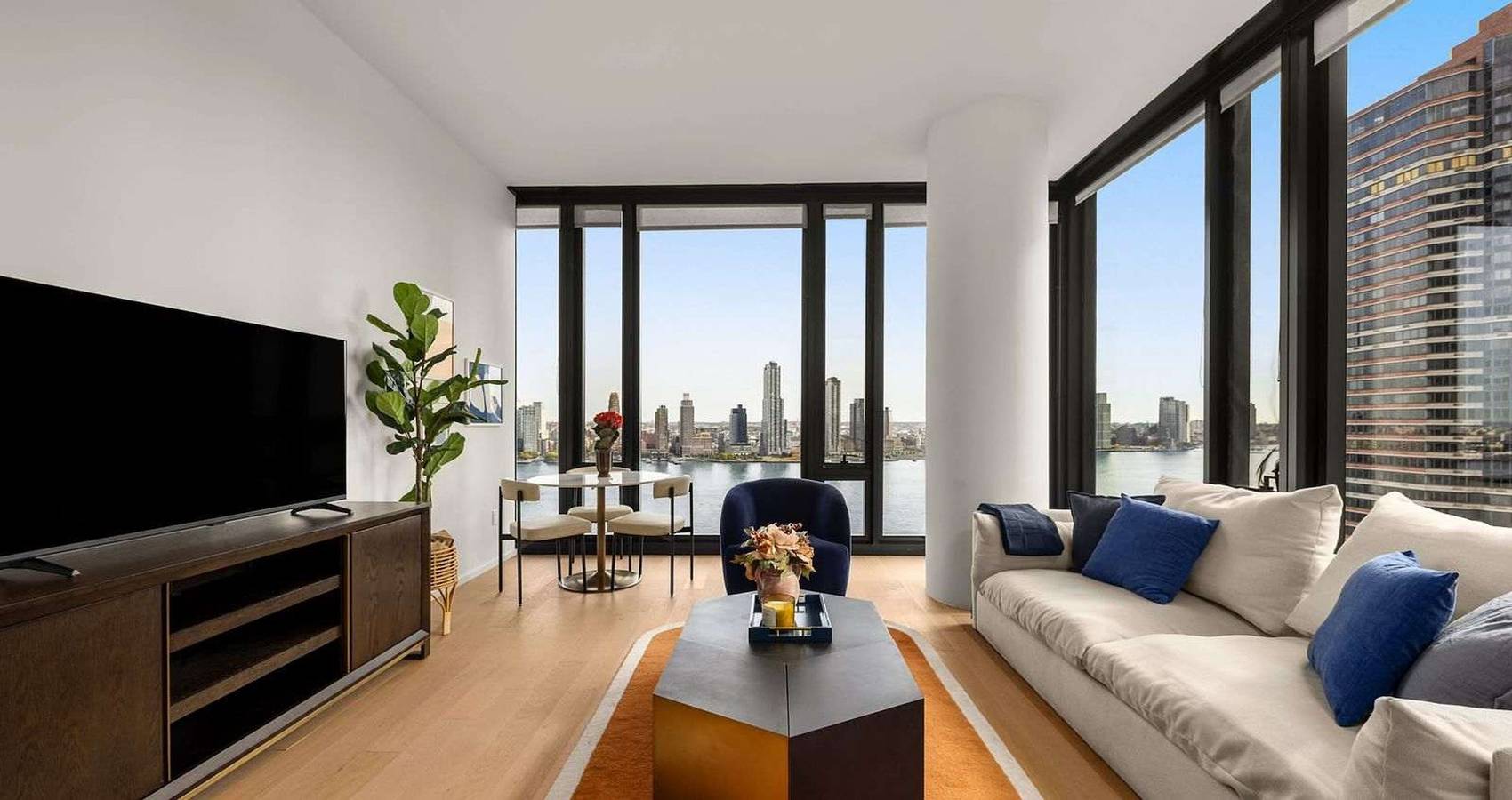 Appartamento intero, Embassy I   21st floor 2Br w  Doorman  Gym  Pool in Manhattan, New York