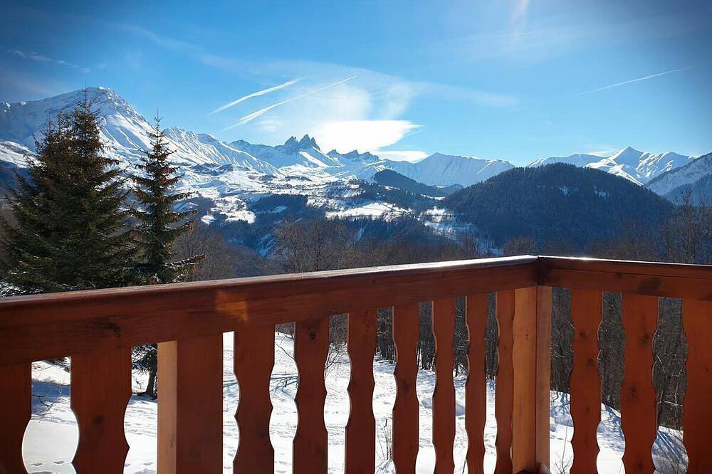 Chalet de 2016, a 1310 m sobre el valle del Maurienne. in Albiez-le-Jeune, Región de Saint-Jean-de-Maurienne