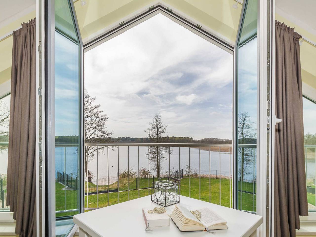 Luxus See - Domizil mit Sauna, Kamin, eigener Seezugang - Ferienhaus Rohrdommel in Krakow am See, Mecklenburgische Seenplatte