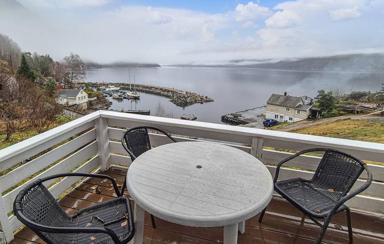 Ferienhaus für 6 Personen mit Terrasse in Hardangerfjord